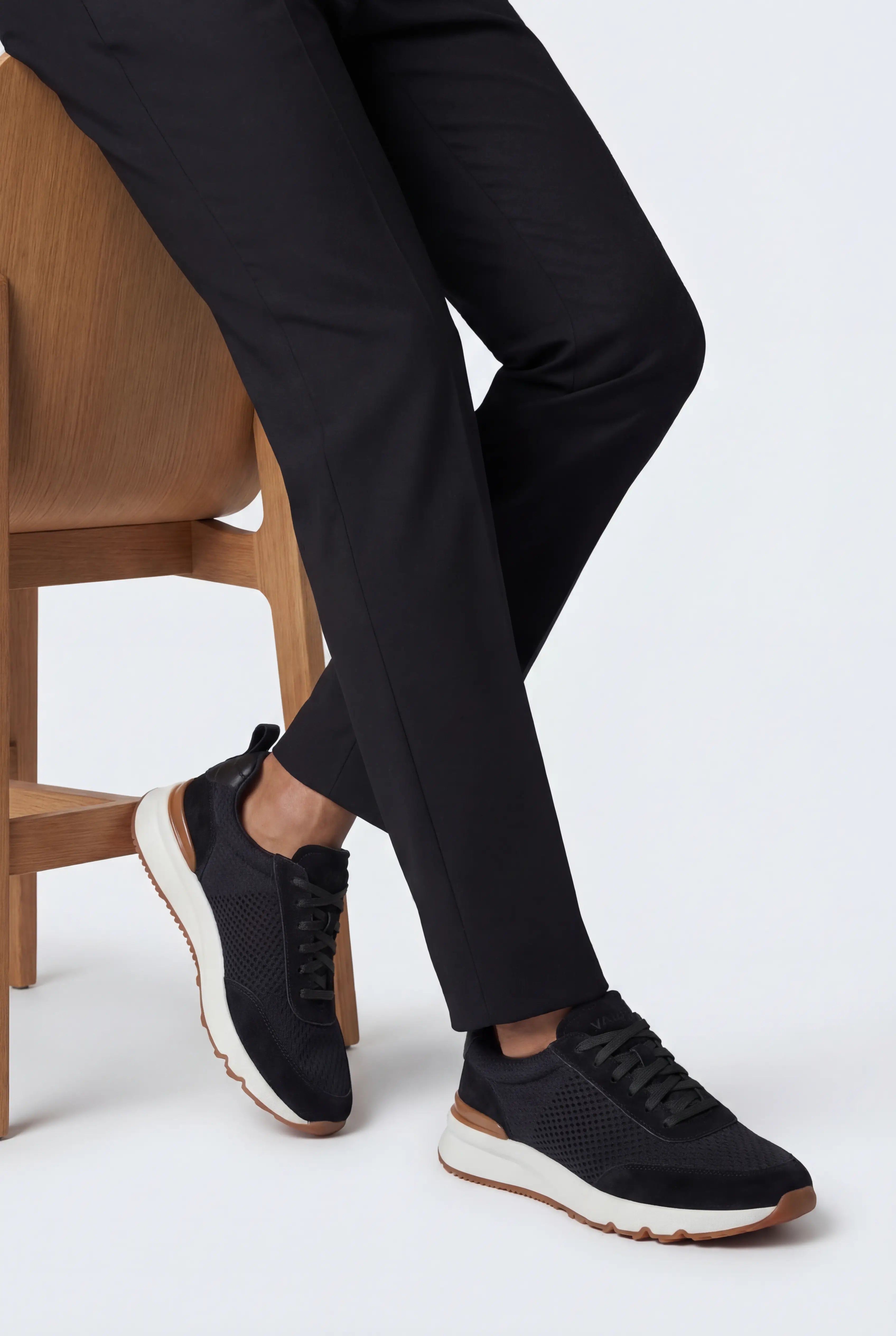 Aurevo Walk Sneakers