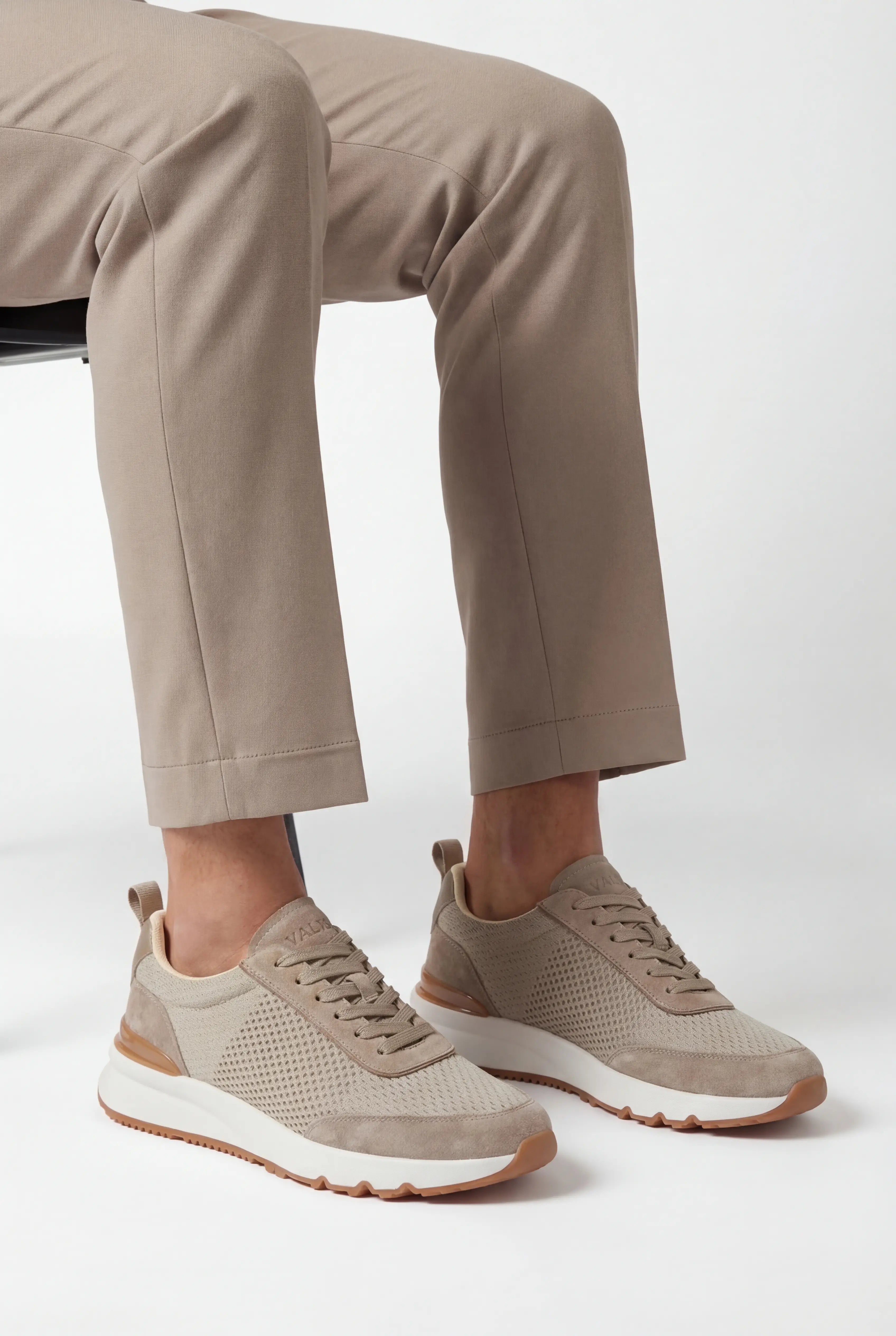 Aurevo Walk Sneakers